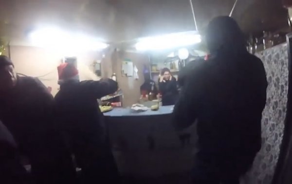 В кафе Мариуполя произошел погром, избиты посетители - (видео)