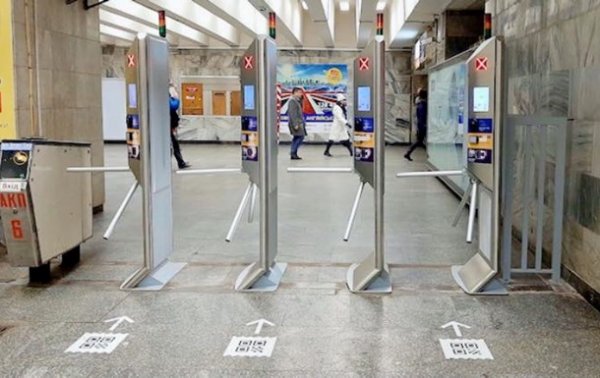 В метро Киева заменят турникеты, которые "бьют" пассажиров - «Украина»