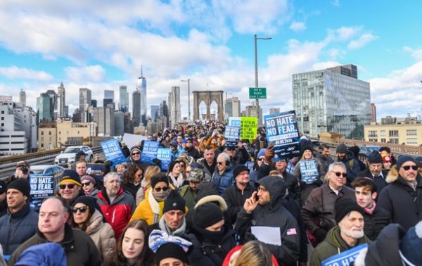 В Нью-Йорке прошел марш против антисемитизма - (видео)