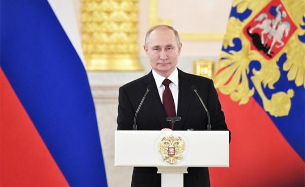Лев Гудков: «Отцом нации» Путина делает пропаганда - «Политика»