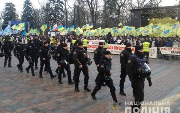 Силовики усилили охрану в центре Киева - «Украина»