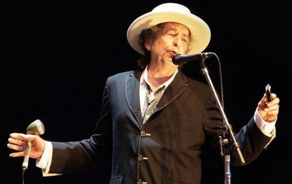 Боб Дилан после восьми лет молчания выпустил песню - (видео)