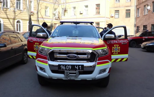 Карантин: по Киеву ездят авто с громкоговорителями - «Украина»