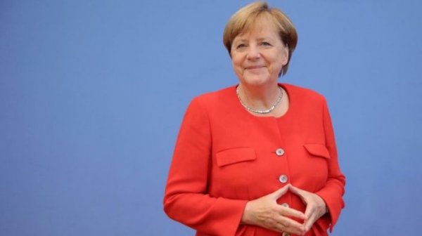 Ангела Меркель вернулась из самоизоляции - «Новороссия»