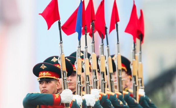 Коронавирус: Военный парад по осени считают - «Военные действия»