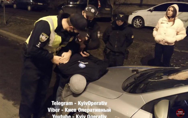 В Киеве таксист бросил авто и бежал от полиции - «Украина»