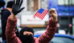 Коронавирус: США угрожают КНР, Кремль хвастает достижениями, а кто-то спасает народ - «Мир»