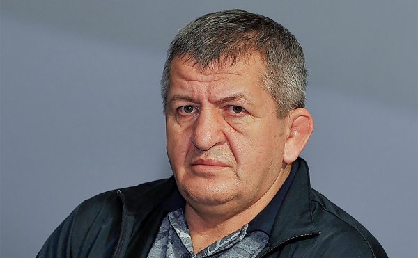 Отца Нурмагомедова подключили к аппарату ИВЛ - «Новороссия»