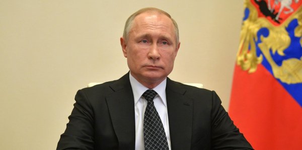 Путин поблагодарил помогающих людям в условиях распространения Covid-19