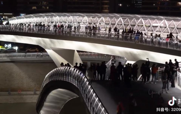 В Китае открыли мост-"ленту Мебиуса" - (видео)