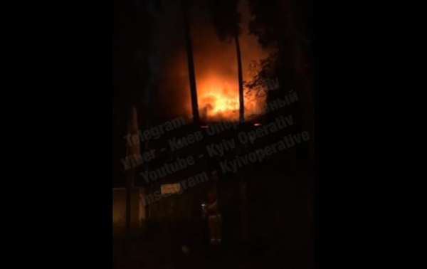Масштабный пожар под Киевом: огнем охвачено более 200 квадратных метров - «Украина»