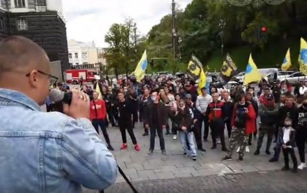 Под Кабмином протесты, стянули силовиков - «Украина»