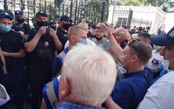 На митинге шахтеров под ОП конфликт с полицией - «Украина»