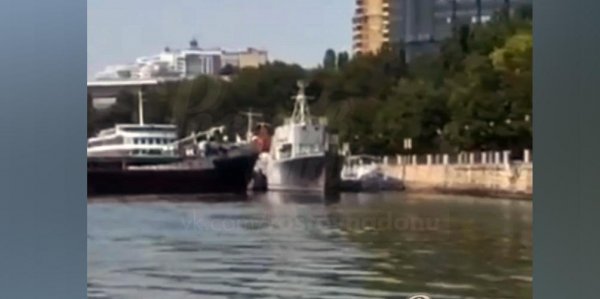Столкновение двух теплоходов в Ростове попало на видео