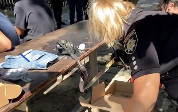 В Одессе женщина из-за ревности ударила ножом подругу - (видео)