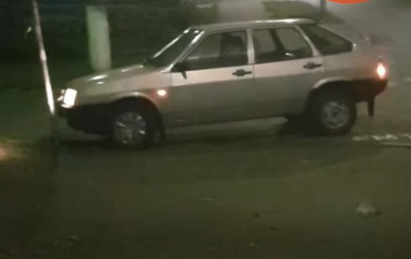 В Киеве водитель трижды врезался в дорожный знак - «Украина»