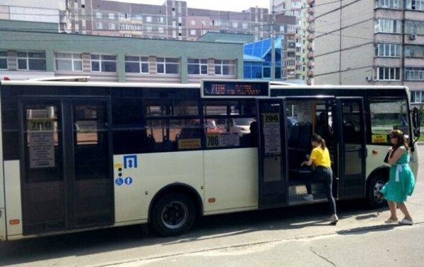 СМИ: В маршрутке Киева пассажиры подрались из-за маски - «Украина»