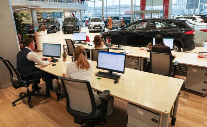 Автосалоны, теряя продажи, пошли в атаку на интернет — тот «последний доллар» отбирает - «Авто»