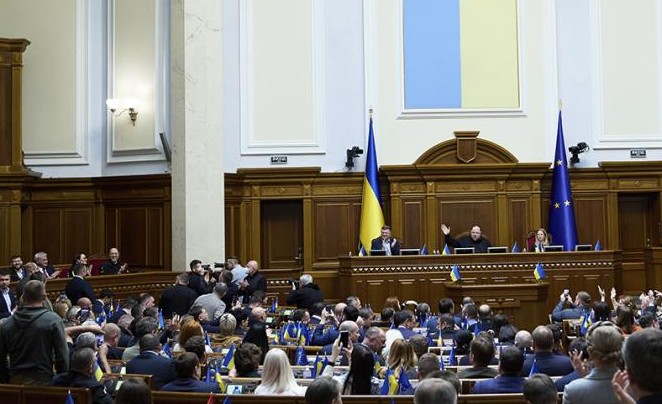 Константин Бондаренко о начавшихся потрясениях на Украине: Участи депутатов Рады сейчас мало кто позавидует - «Политика»