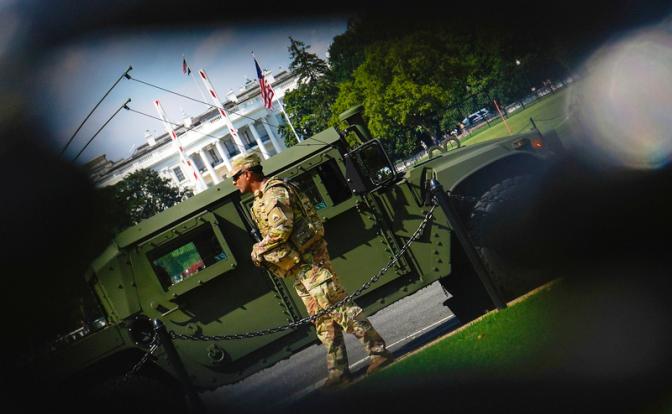 «Гвардейцы Трампа» готовятся дать бой полиции США - «Мир»