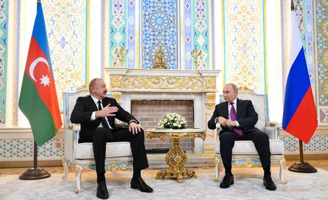 Путин поговорил с Алиевым о катастрофе самолета AZAL. О чем еще — пока секрет - «Политика»