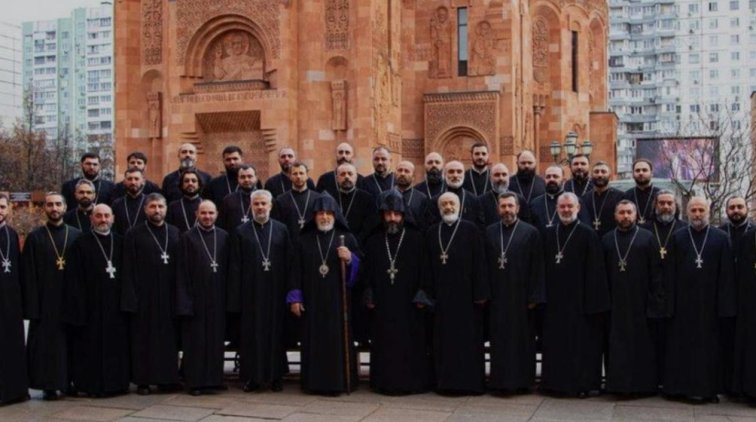 Армянское духовенство в России осудило действия властей Армении против церкви