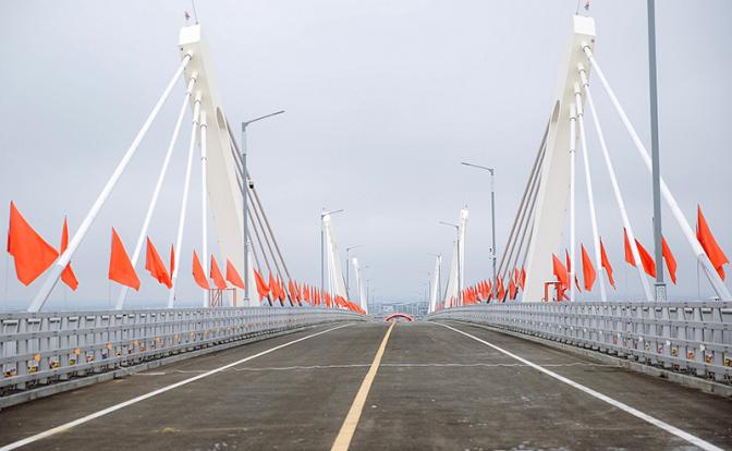 Через Амур перекинули мосты и фуникулеры. Россия открывает все дороги для Китая - «Мир»