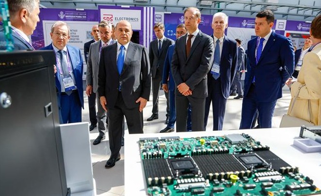 Гонка за нанометрами: Главными Электрониками России, пусть и микро, Путин назначил Мантурова и Фурсенко - «Политика»