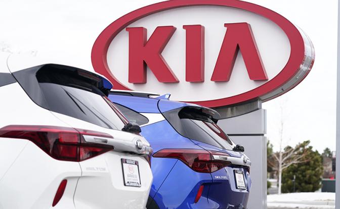 «Корейцы» в России: АвтоВАЗ проигрывает по всем статьям. Без «спецдекрета» не обойтись - «Авто»