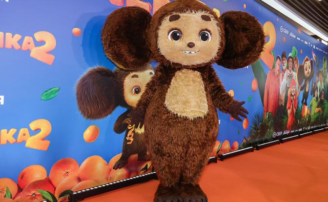 У рекордсмена проката торчат чьи-то огромные уши - «Культура»