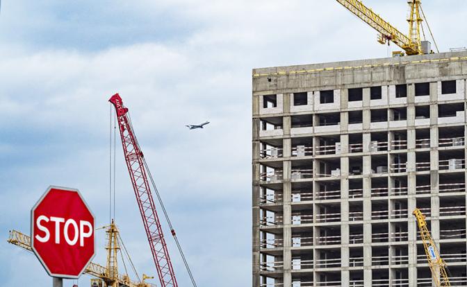 Выживет сильнейший? Покупатели квартир массово расторгают договоры с застройщиками - «Недвижимость»