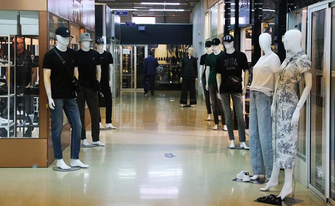 Гудбай, стиляги. Госдума и Минпромторг хотят одеть россиян в отечественное - «Экономика»