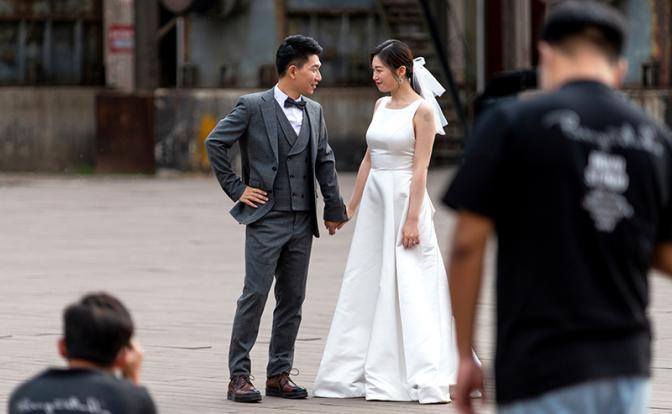 «Ищу невестку». В Китае родители сами взялись устраивать личную жизнь взрослых детей - «Мир»