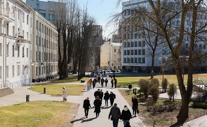 Эмиграция-лайт: Россияне только в марте купили в Минске больше 120 квартир. А еще есть Витебск и Могилев - «Общество»