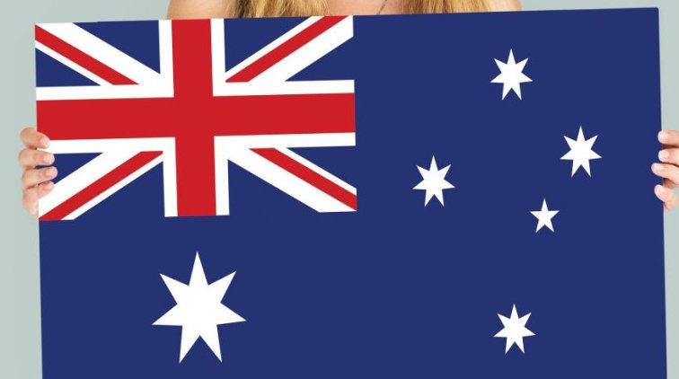 В США к визиту короля Британии Карла III вывесили австралийские флаги