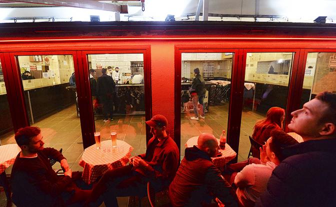 Пан Алкан. Варшава реализует нацпроект «Спивайся, кто может» - «Мир»