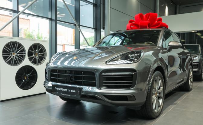 В погоне за роскошью. Российские владельцы Porsche и Rolls-Royce уходят в отрыв от реальности - «Авто»