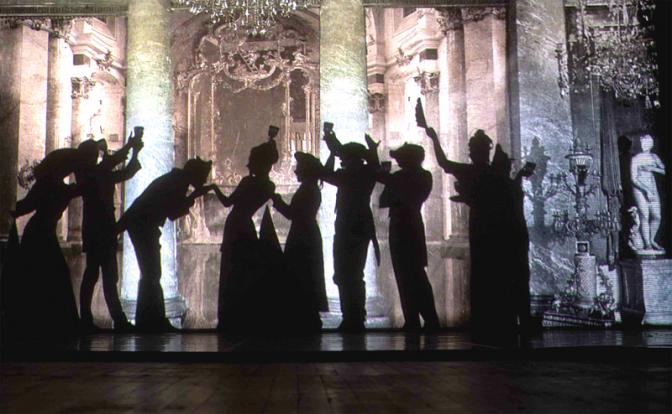 «Жены артистов»: Чехов и Бунин — «живое кино» в театре «Мастерская „12“ Никиты Михалкова» - «Культура»