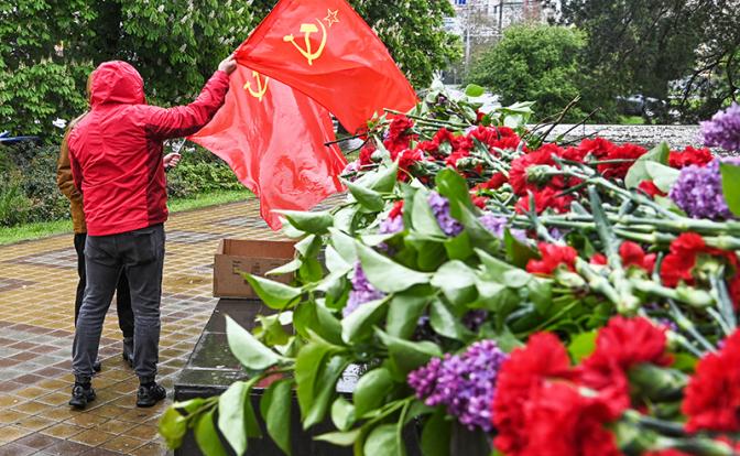 Охота на ведьм в Иркутске: свидетель «преступной маёвки» у памятника Ленину прятался в туалете - «Общество»