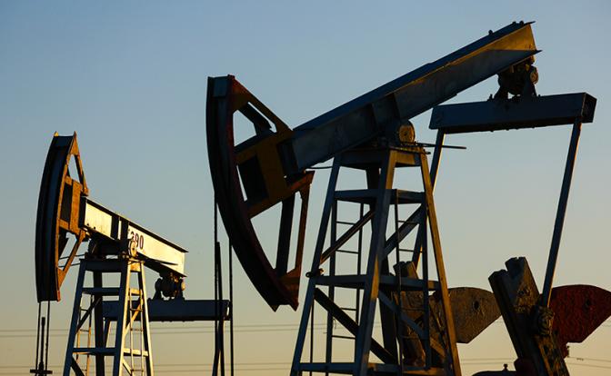 «Обочина нефтяного рынка?»: Чем чреваты для России корректировки планов ОПЕК+ - «Мир»